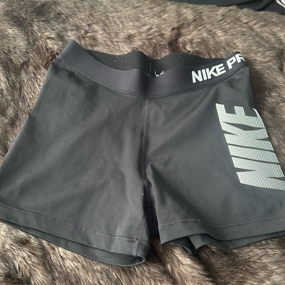 Nike Pro short - Picture 1 of 5